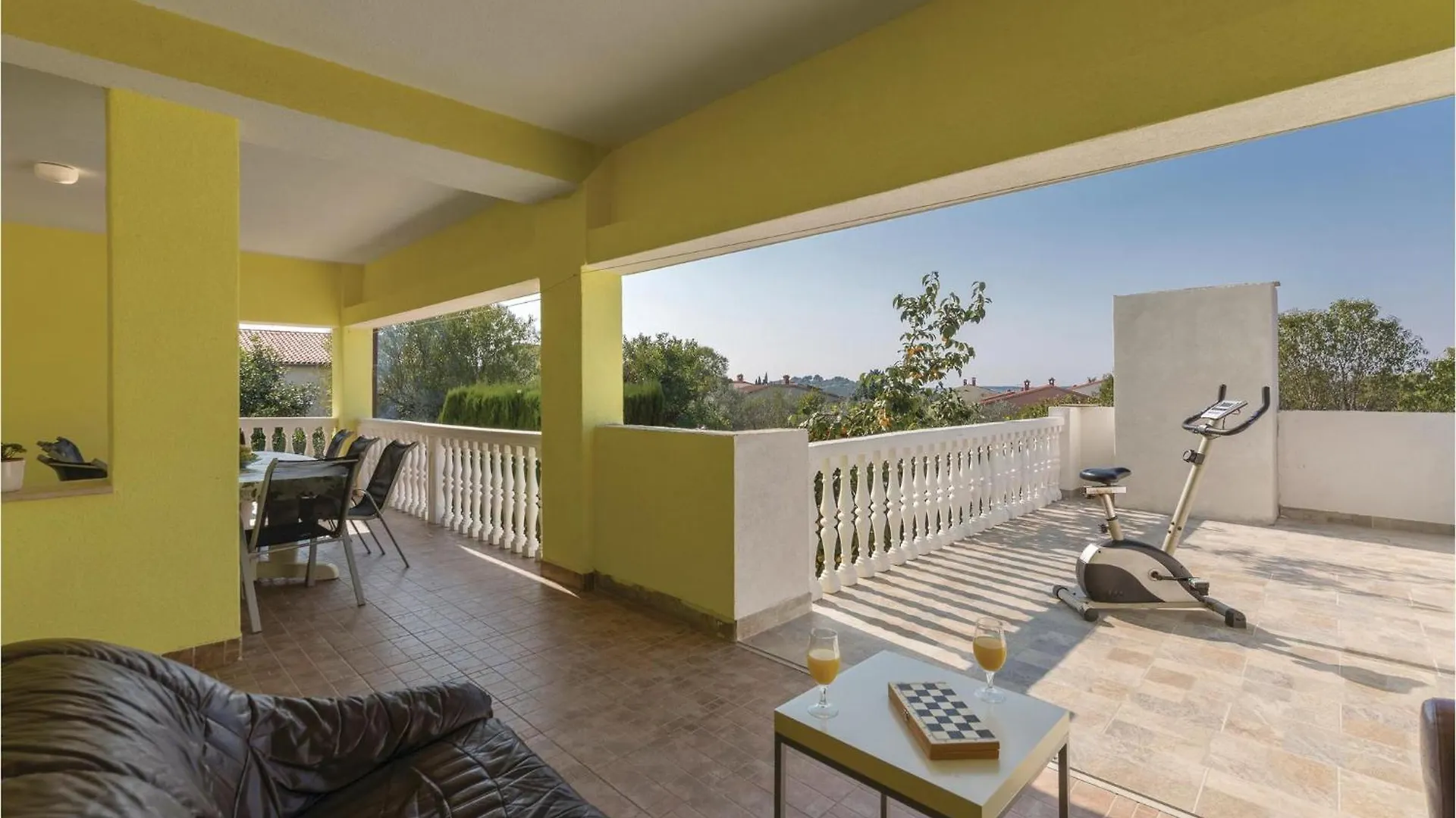 4 Bedroom Beautiful Apartment In Stinjan